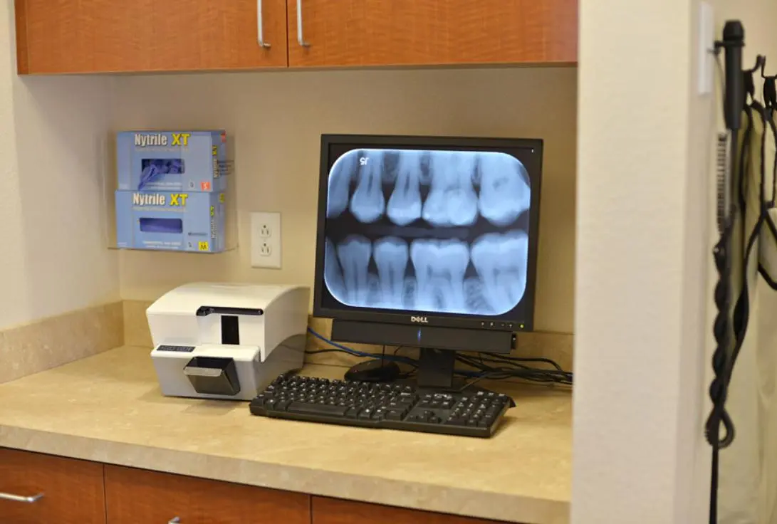 Teeth Cleaning in Albuquerque Dental hygienist performing a teeth cleaning in Albuquerque<br />